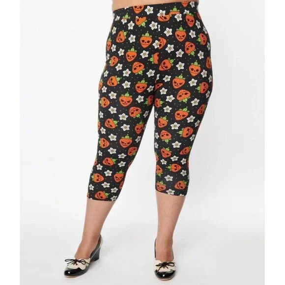 NWT!! Sourpuss Leggings Size S Strawberry Skulls Flowers Goth Punk Emo - Picture 3 of 10